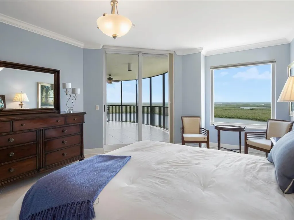 1050 Borghese Naples FL 34114