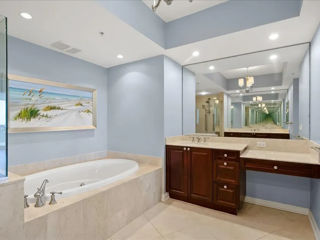 1050 Borghese Naples FL 34114