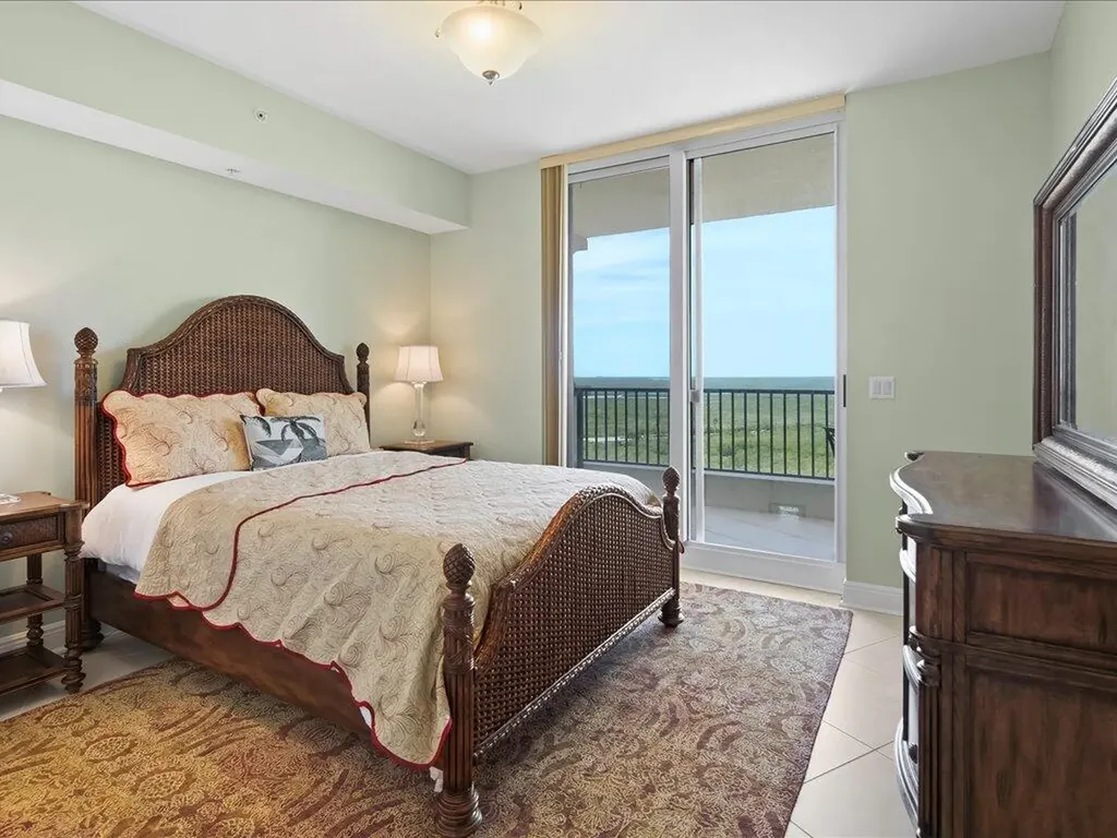 1050 Borghese Naples FL 34114