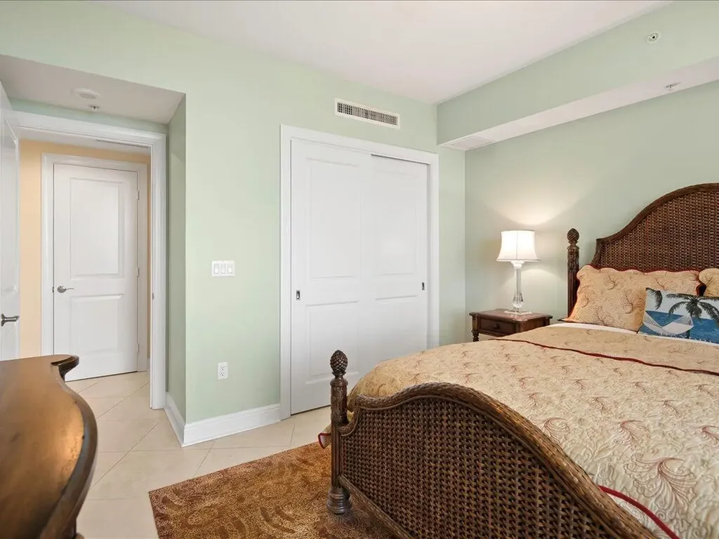 1050 Borghese Naples FL 34114