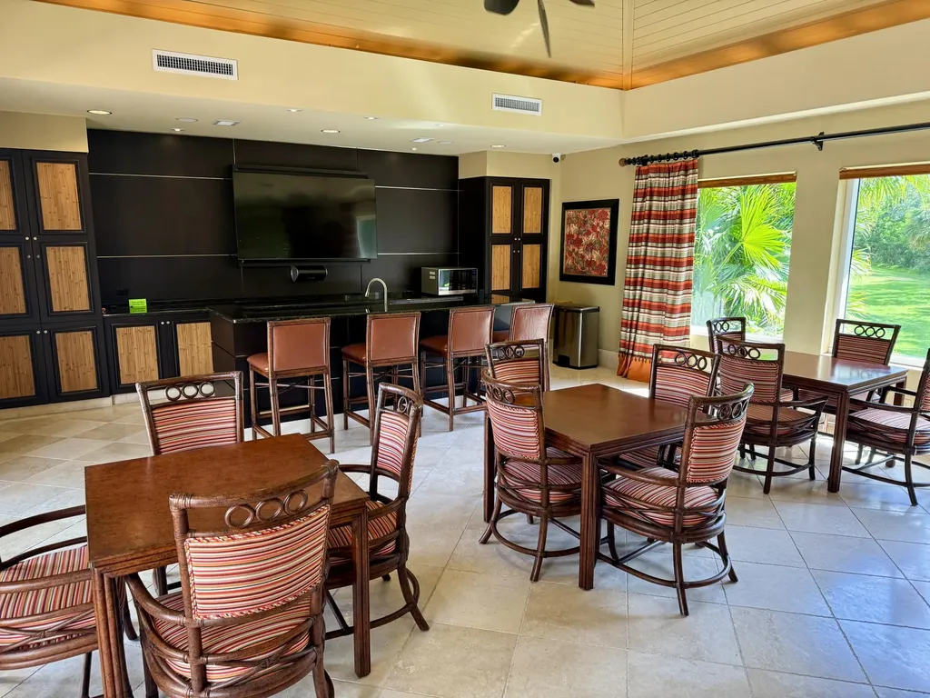 1050 Borghese Naples FL 34114