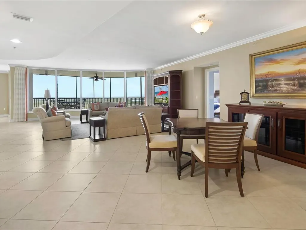 1050 Borghese Naples FL 34114