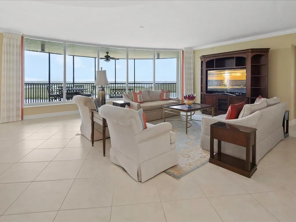 1050 Borghese Naples FL 34114