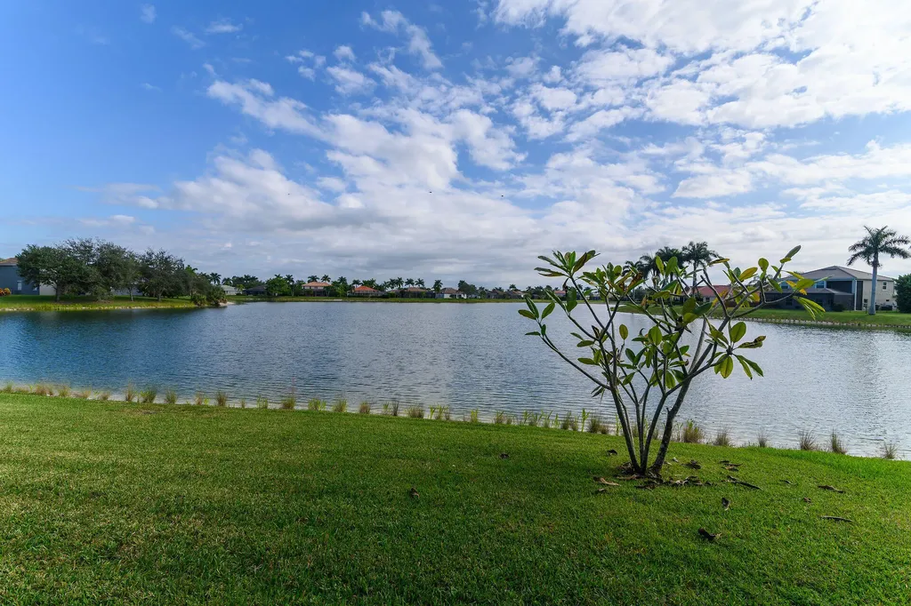 2880 Orange Grove Trail Naples FL 34120