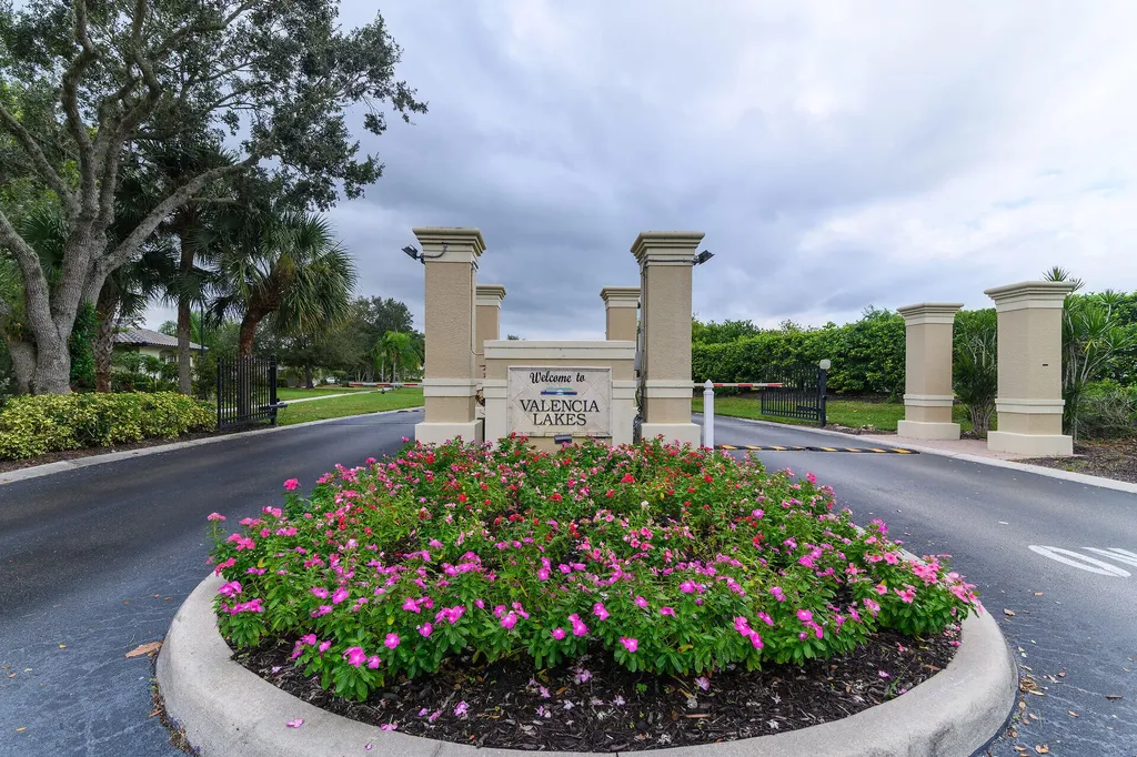 2880 Orange Grove Trail Naples FL 34120