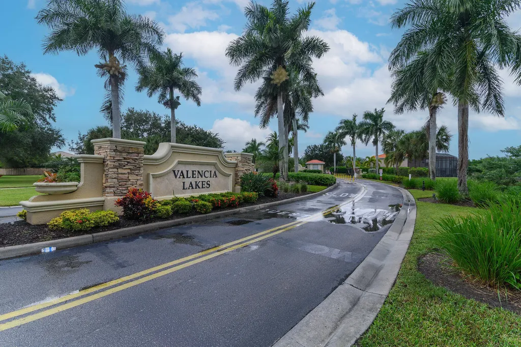 2880 Orange Grove Trail Naples FL 34120