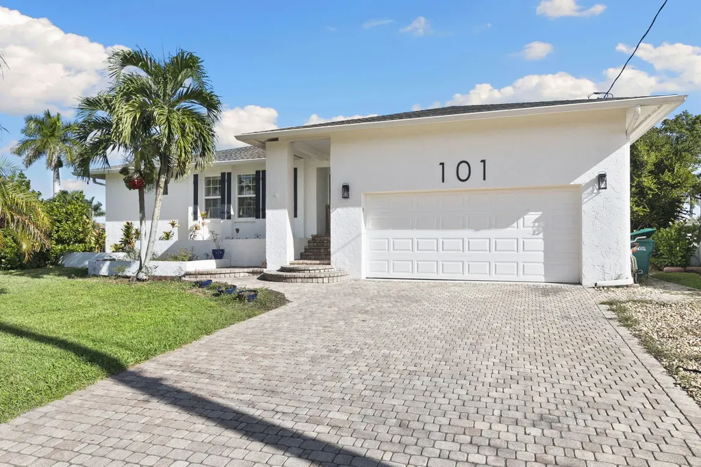 101 San Salvador Street Naples FL 34113