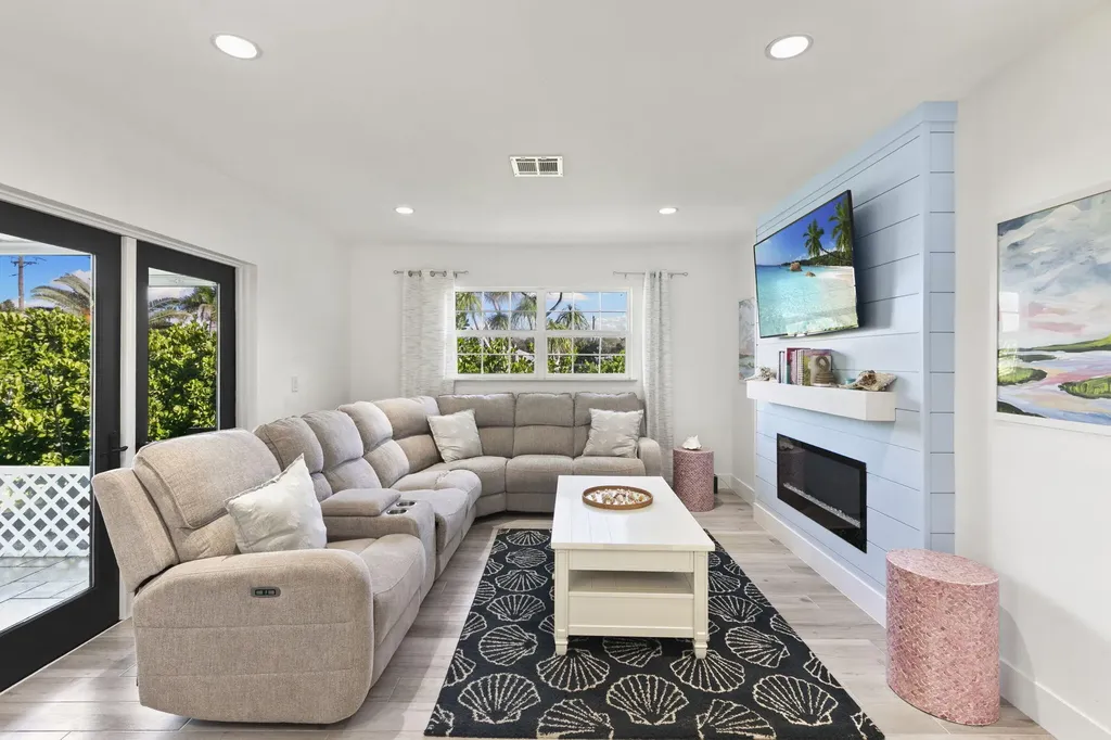 101 San Salvador Street Naples FL 34113