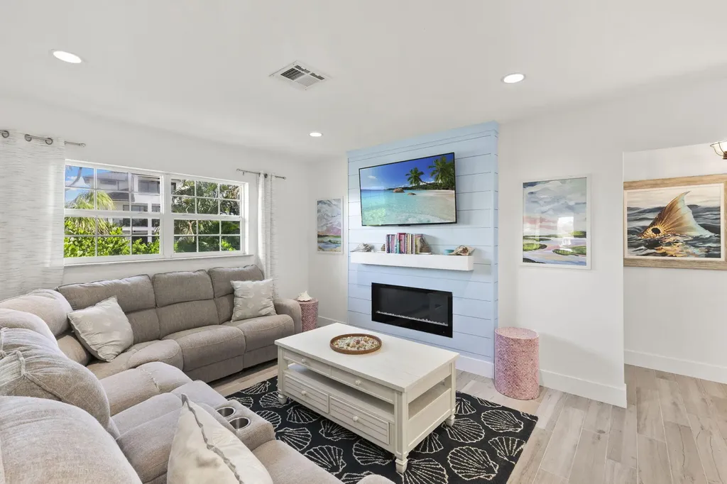 101 San Salvador Street Naples FL 34113