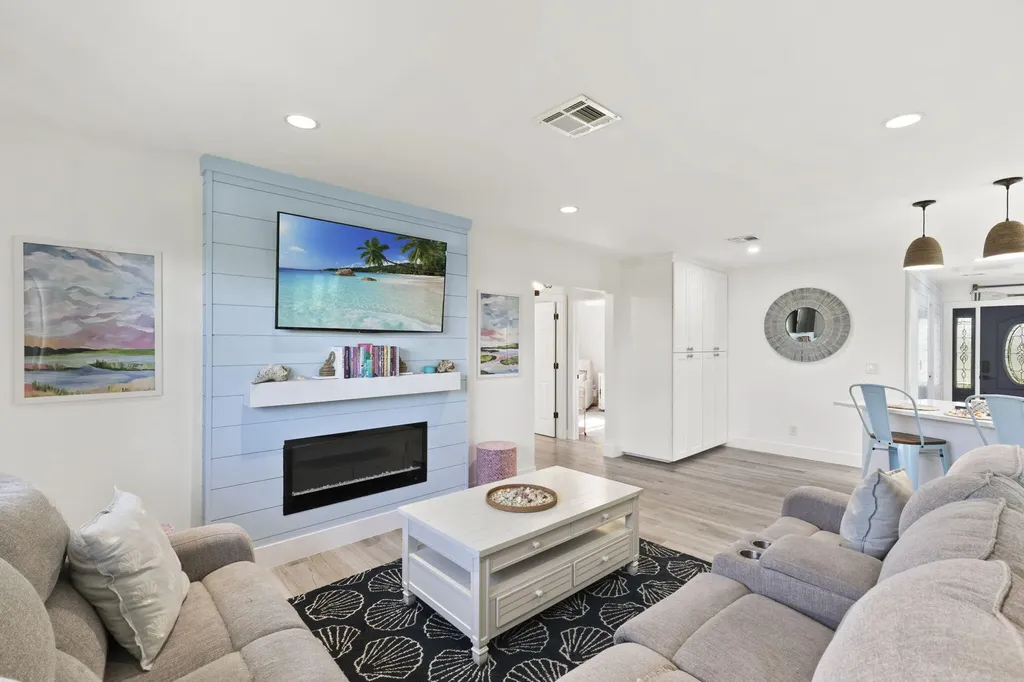 101 San Salvador Street Naples FL 34113