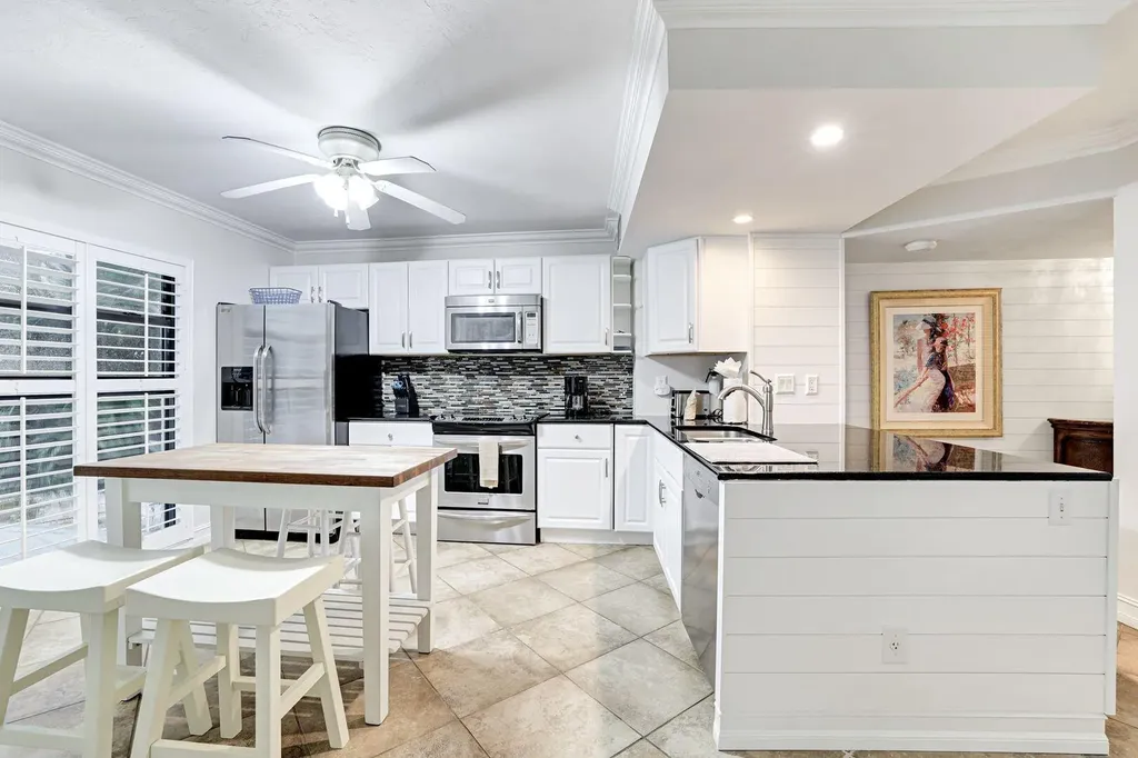 1085 Bald Eagle Drive Marco Island FL 34145