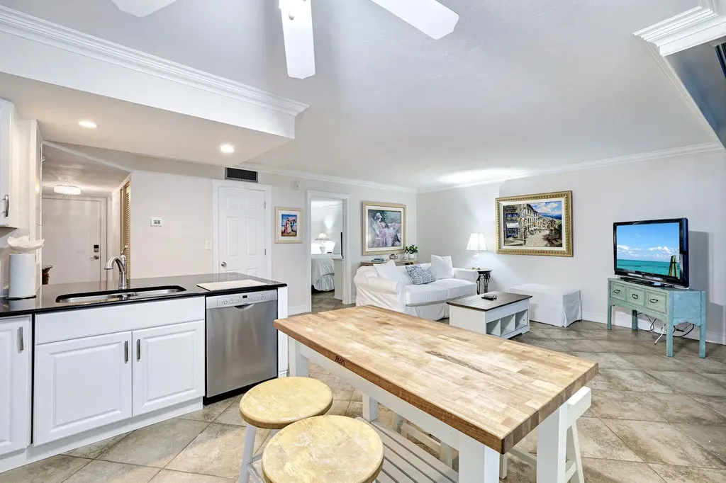 1085 Bald Eagle Drive Marco Island FL 34145