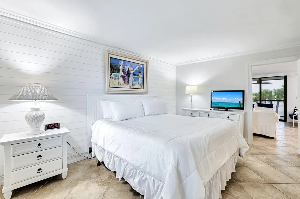 1085 Bald Eagle Drive Marco Island FL 34145