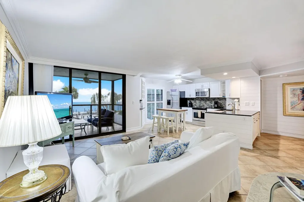 1085 Bald Eagle Drive Marco Island FL 34145