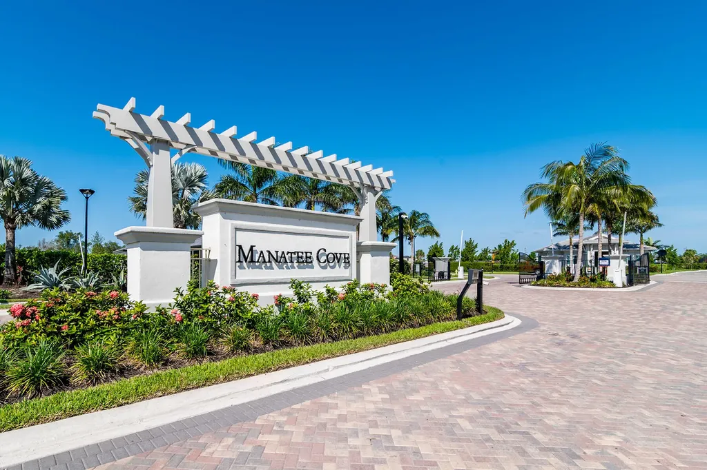 2191 Yellowfin Circle Naples FL 34114