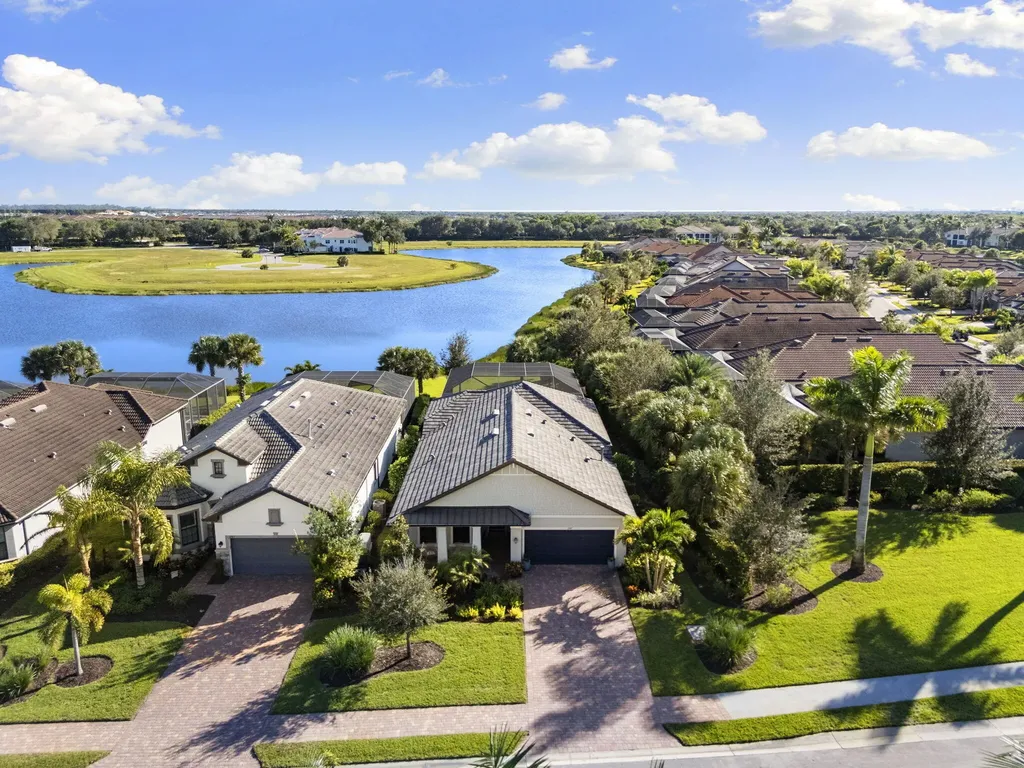 2787 Aviamar Circle Naples FL 34114