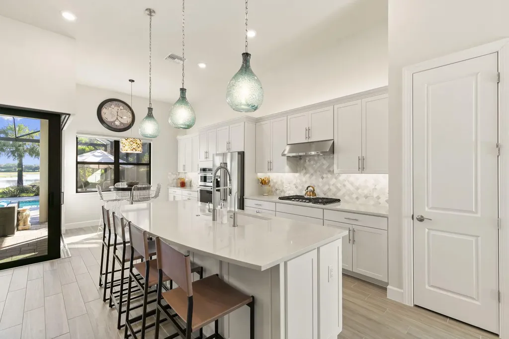 2787 Aviamar Circle Naples FL 34114