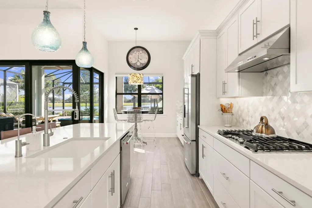 2787 Aviamar Circle Naples FL 34114