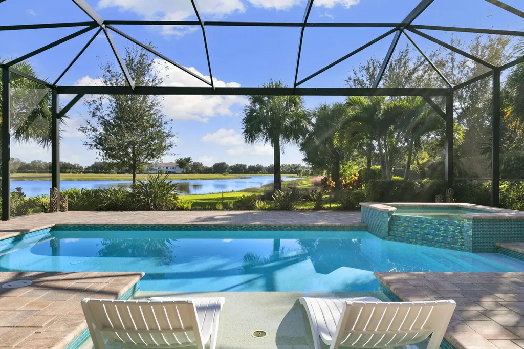 2787 Aviamar Circle Naples FL 34114