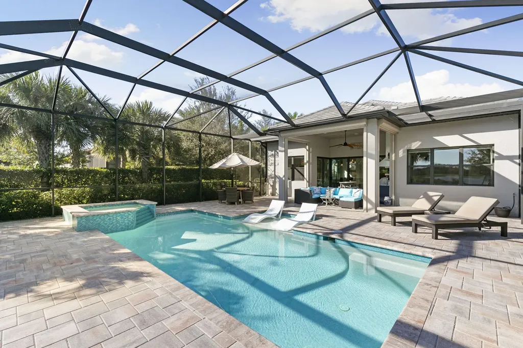 2787 Aviamar Circle Naples FL 34114