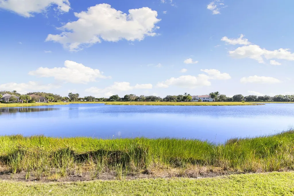 2787 Aviamar Circle Naples FL 34114