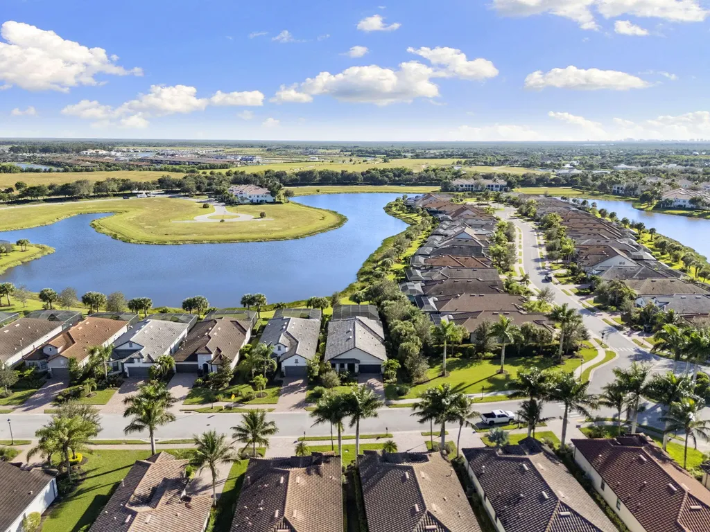 2787 Aviamar Circle Naples FL 34114