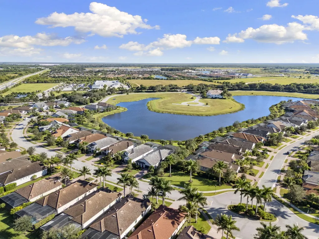 2787 Aviamar Circle Naples FL 34114