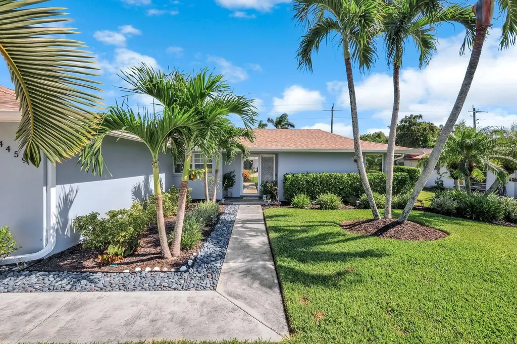 4459 Lakewood Boulevard Naples FL 34112