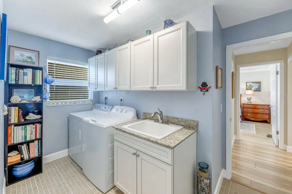 4459 Lakewood Boulevard Naples FL 34112