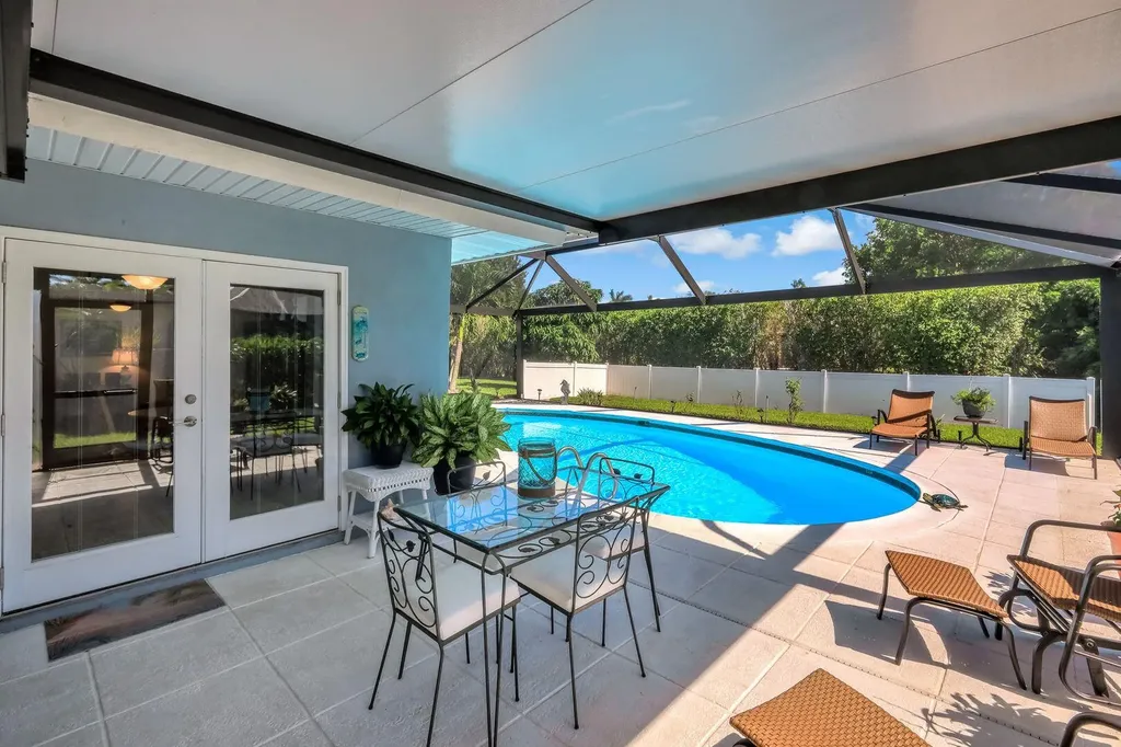 4459 Lakewood Boulevard Naples FL 34112