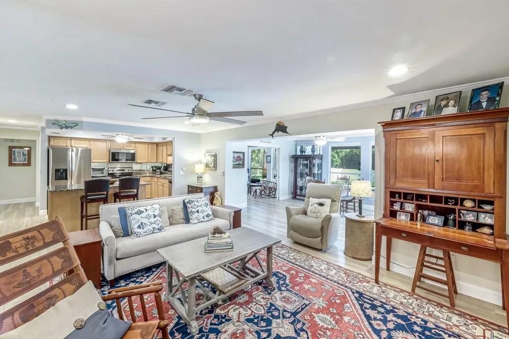 4459 Lakewood Boulevard Naples FL 34112