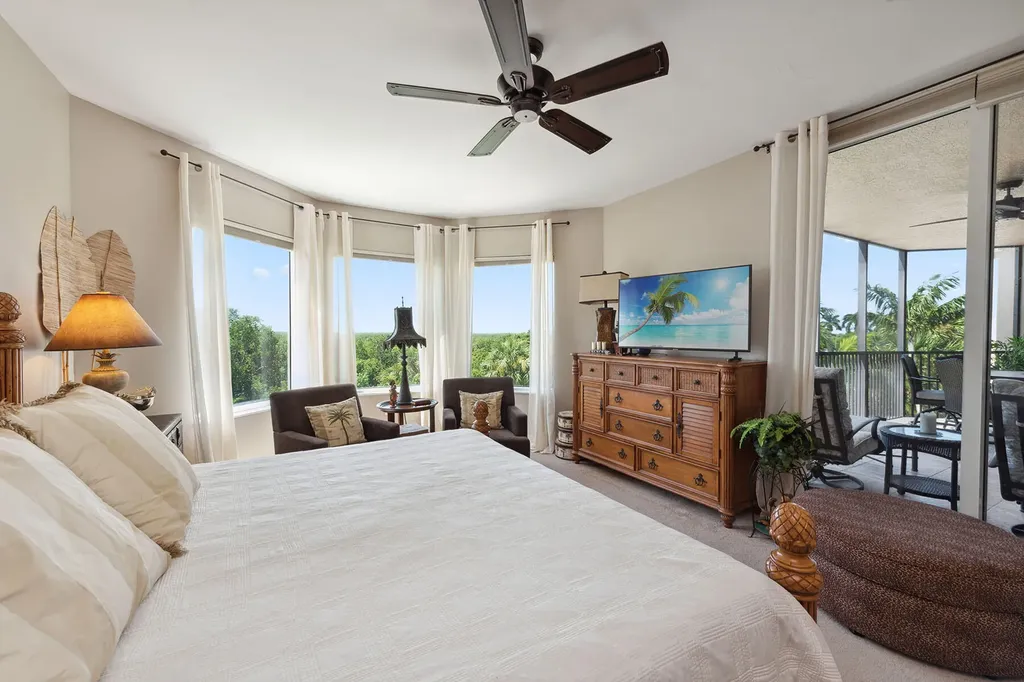 1060 Borghese Lane Naples FL 34114