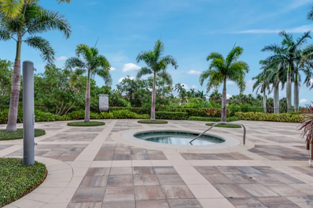 1060 Borghese Lane Naples FL 34114