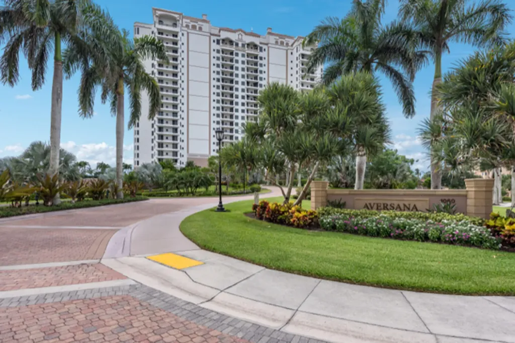 1060 Borghese Lane Naples FL 34114