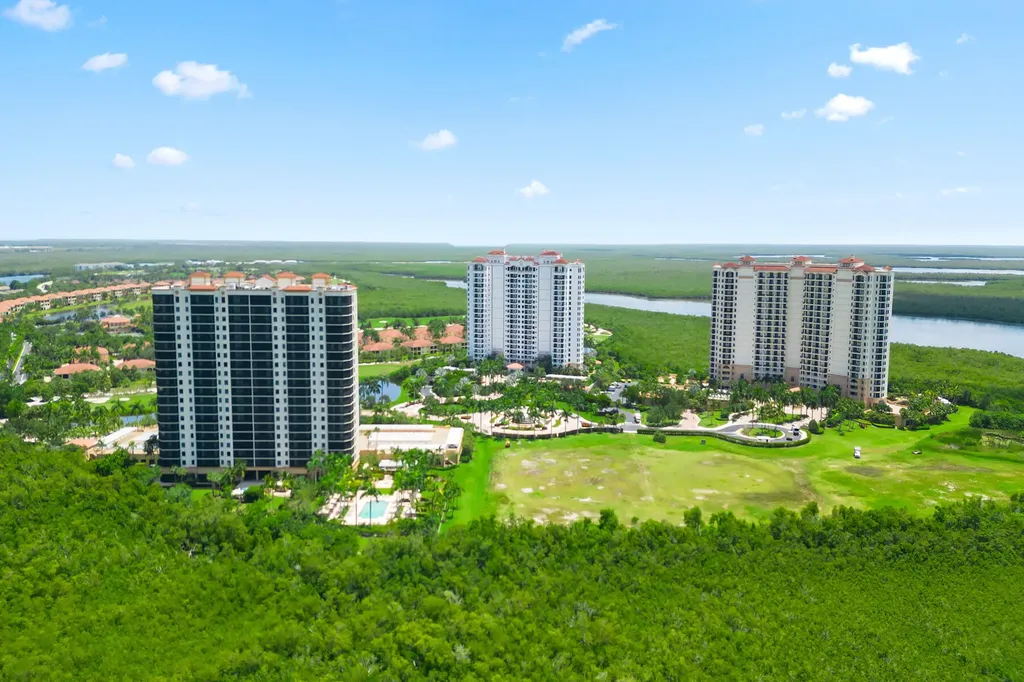 1060 Borghese Lane Naples FL 34114