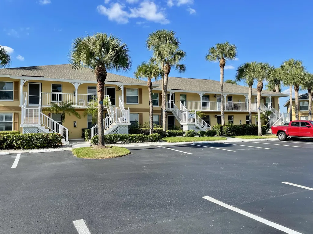 1165 Mainsail Drive Naples FL 34114