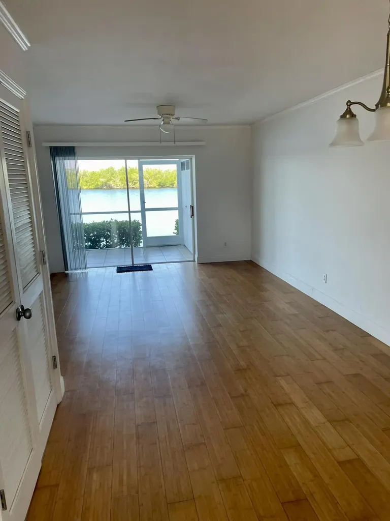 1165 Mainsail Drive Naples FL 34114