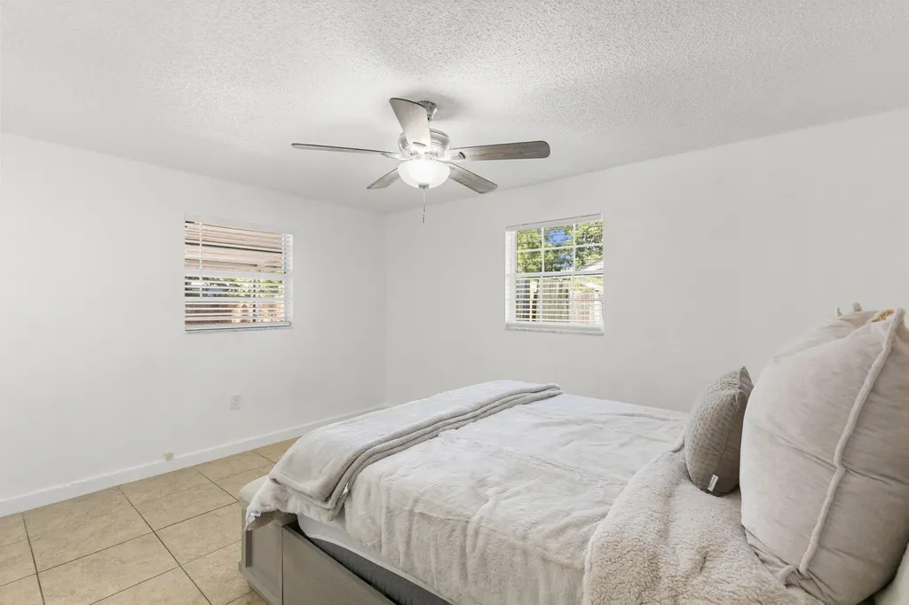 4220 Pearl Harbor Drive Naples FL 34112