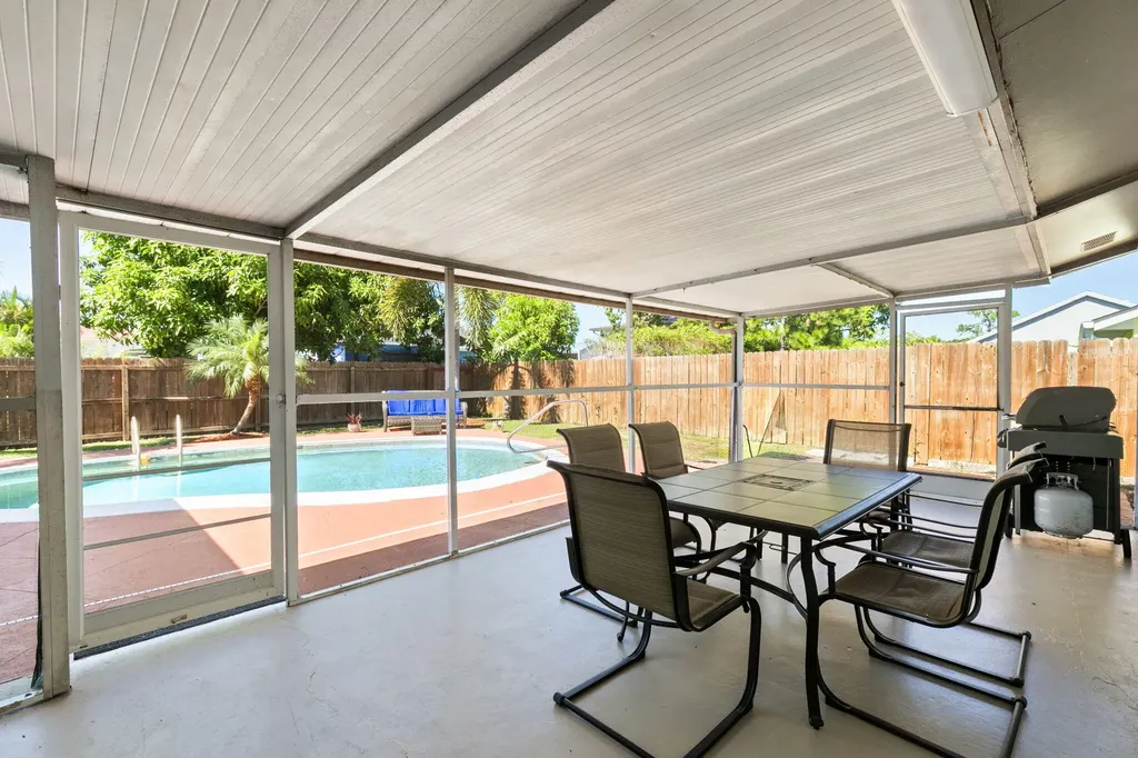 4220 Pearl Harbor Drive Naples FL 34112