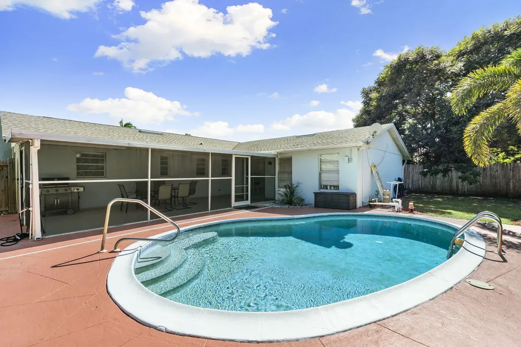 4220 Pearl Harbor Drive Naples FL 34112