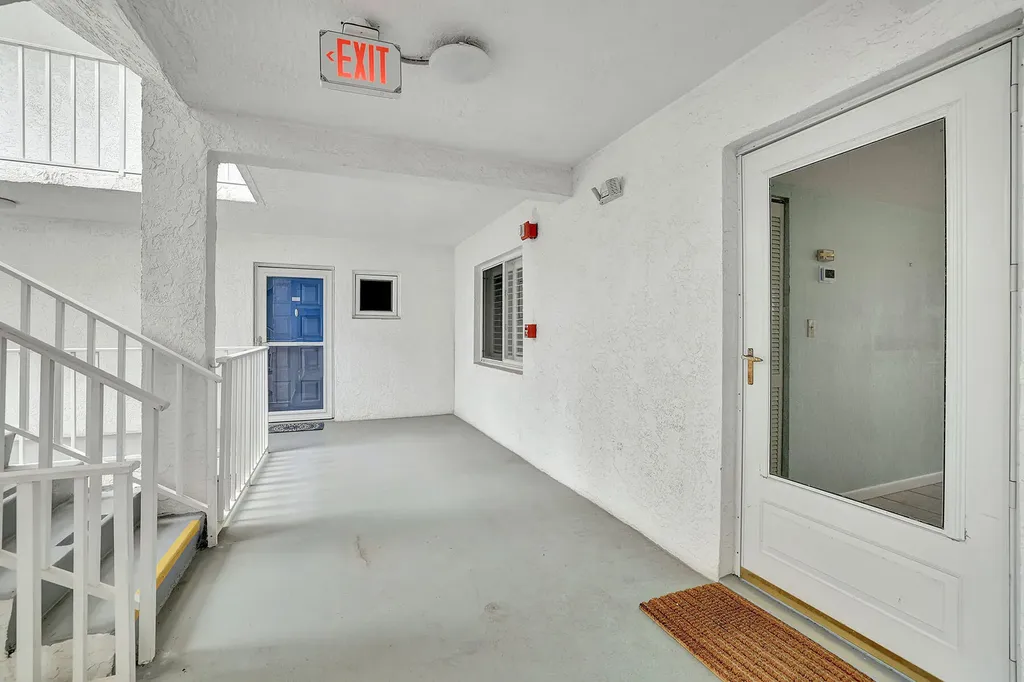 710 W Elkcam Circle Marco Island FL 34145