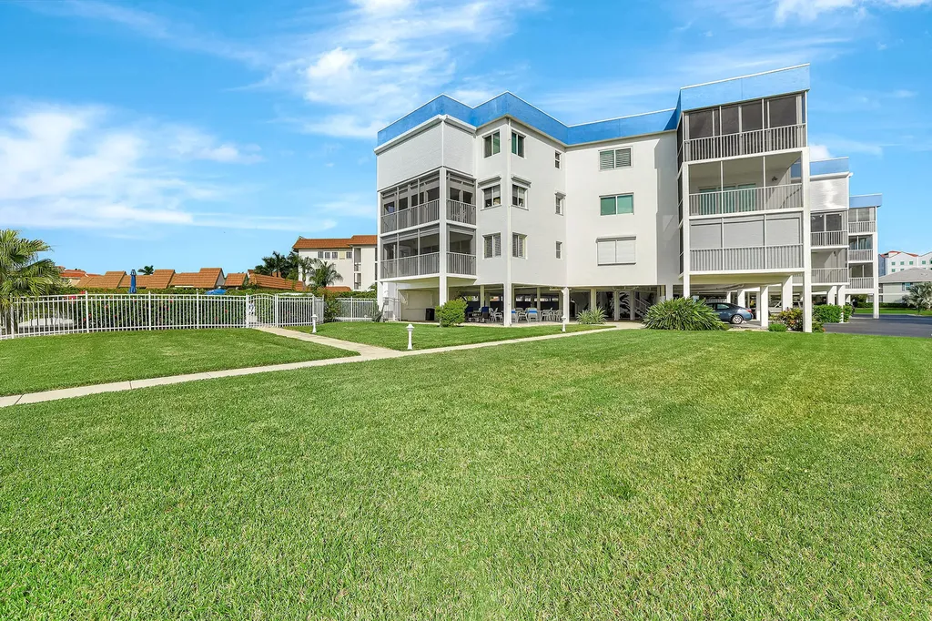 710 W Elkcam Circle Marco Island FL 34145