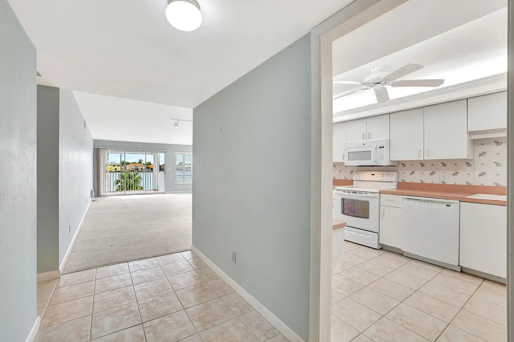 710 W Elkcam Circle Marco Island FL 34145