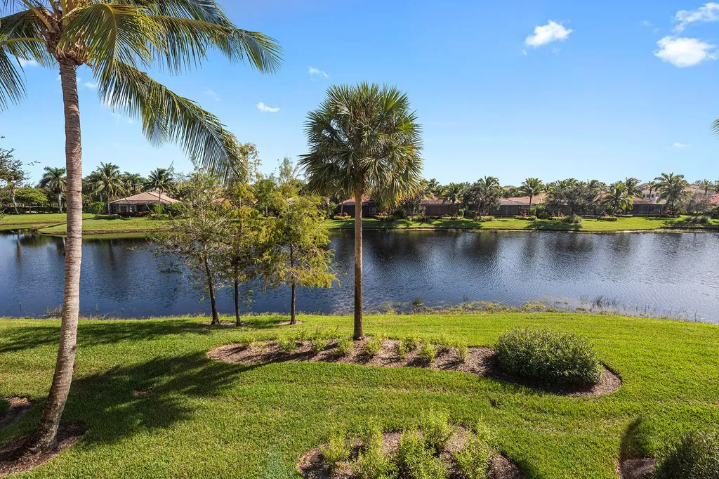 9284 Menaggio Court Naples FL 34114