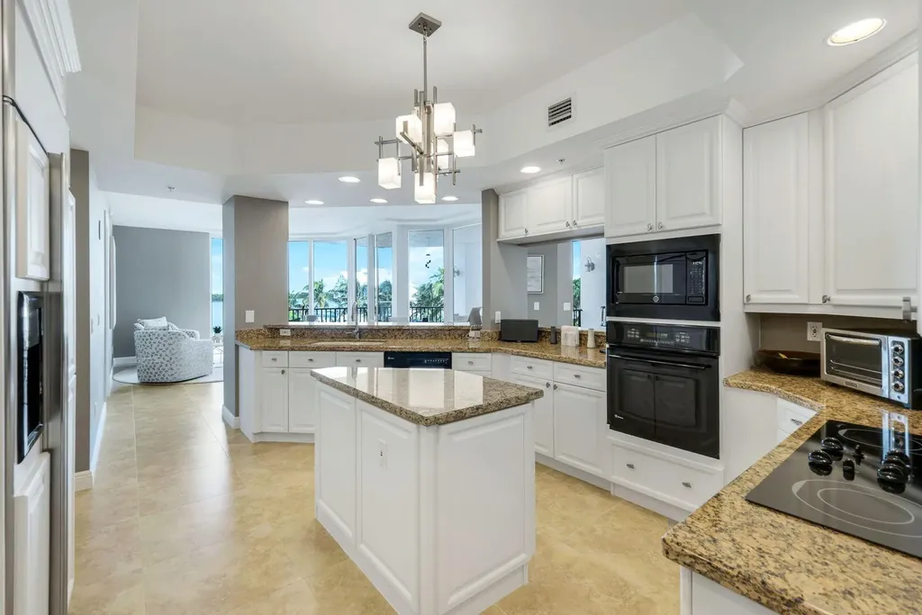 700 La Peninsula Boulevard Naples FL 34113