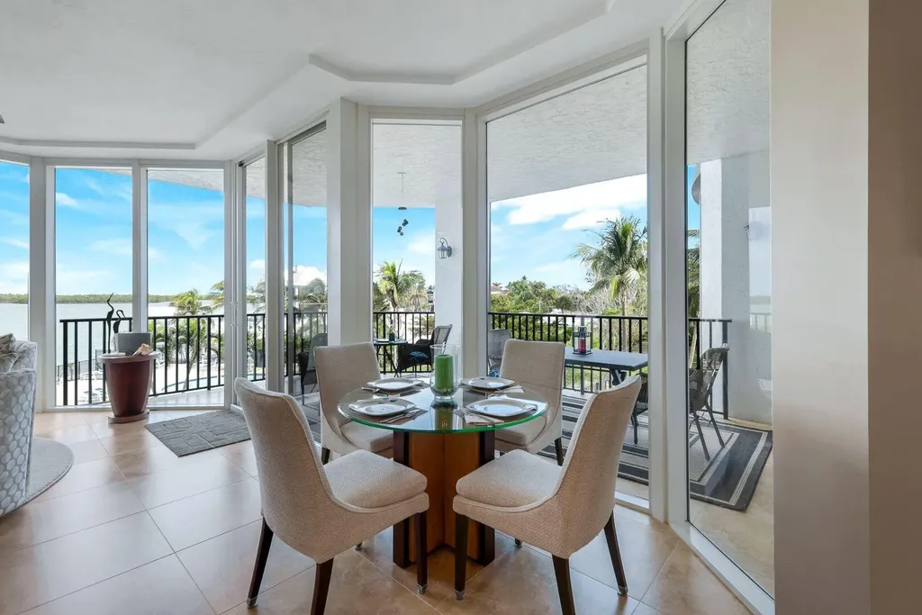 700 La Peninsula Boulevard Naples FL 34113