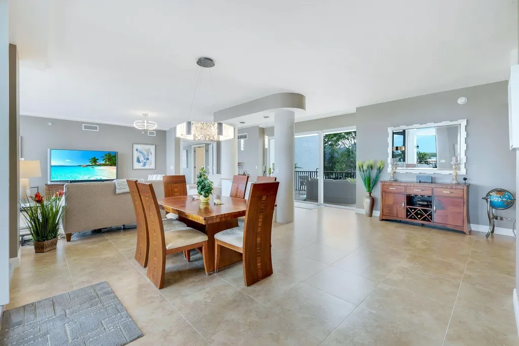 700 La Peninsula Boulevard Naples FL 34113