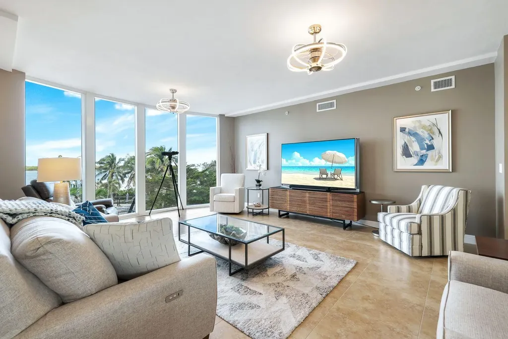 700 La Peninsula Boulevard Naples FL 34113