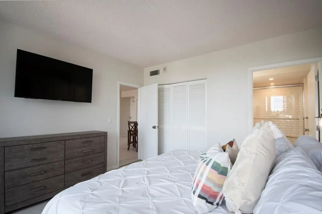 140 Seaview Court Marco Island FL 34145