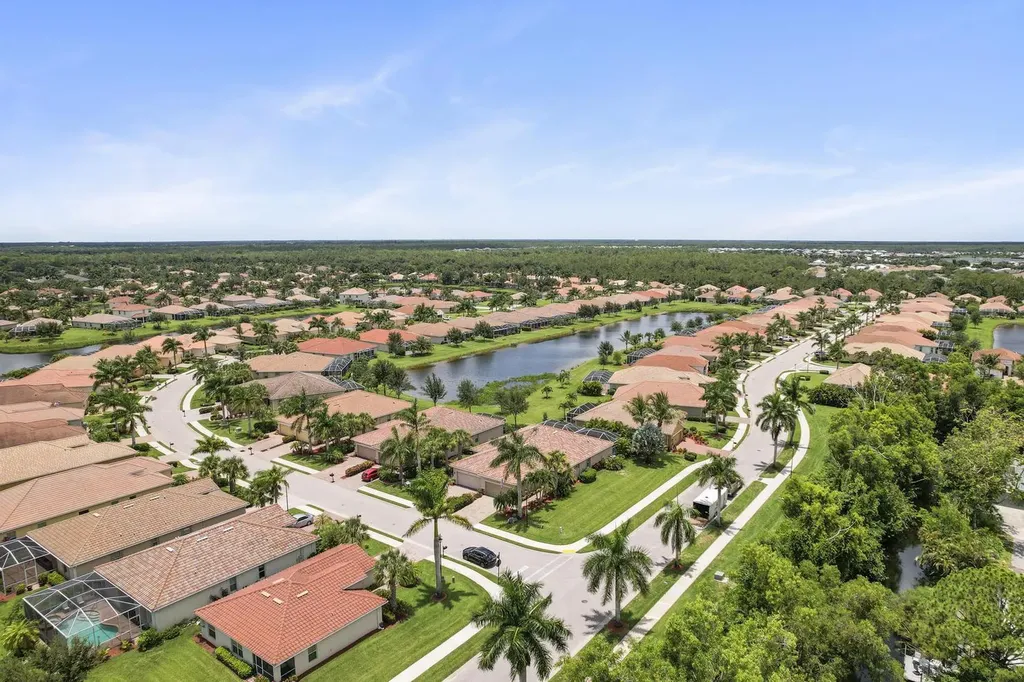 14598 Grapevine Drive Naples FL 34114